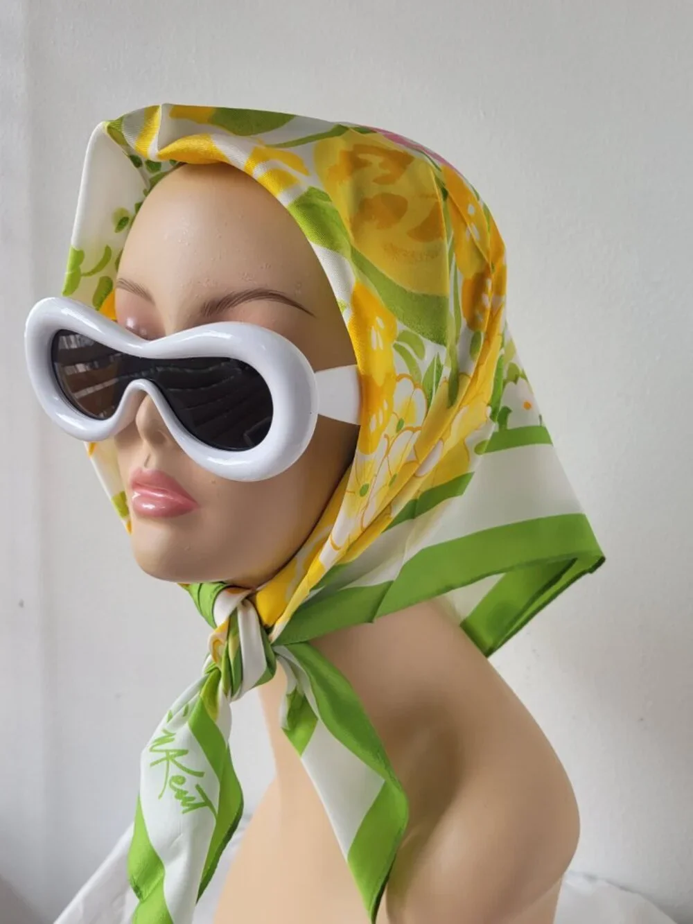 Source Unknown glam vintage